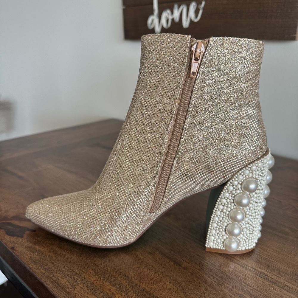 Elegant Gold Ankle Boots with Pearl Heel